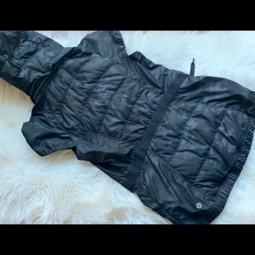 Lululemon Spring Fling Puffy Vest Camo - Picture 4 of 4